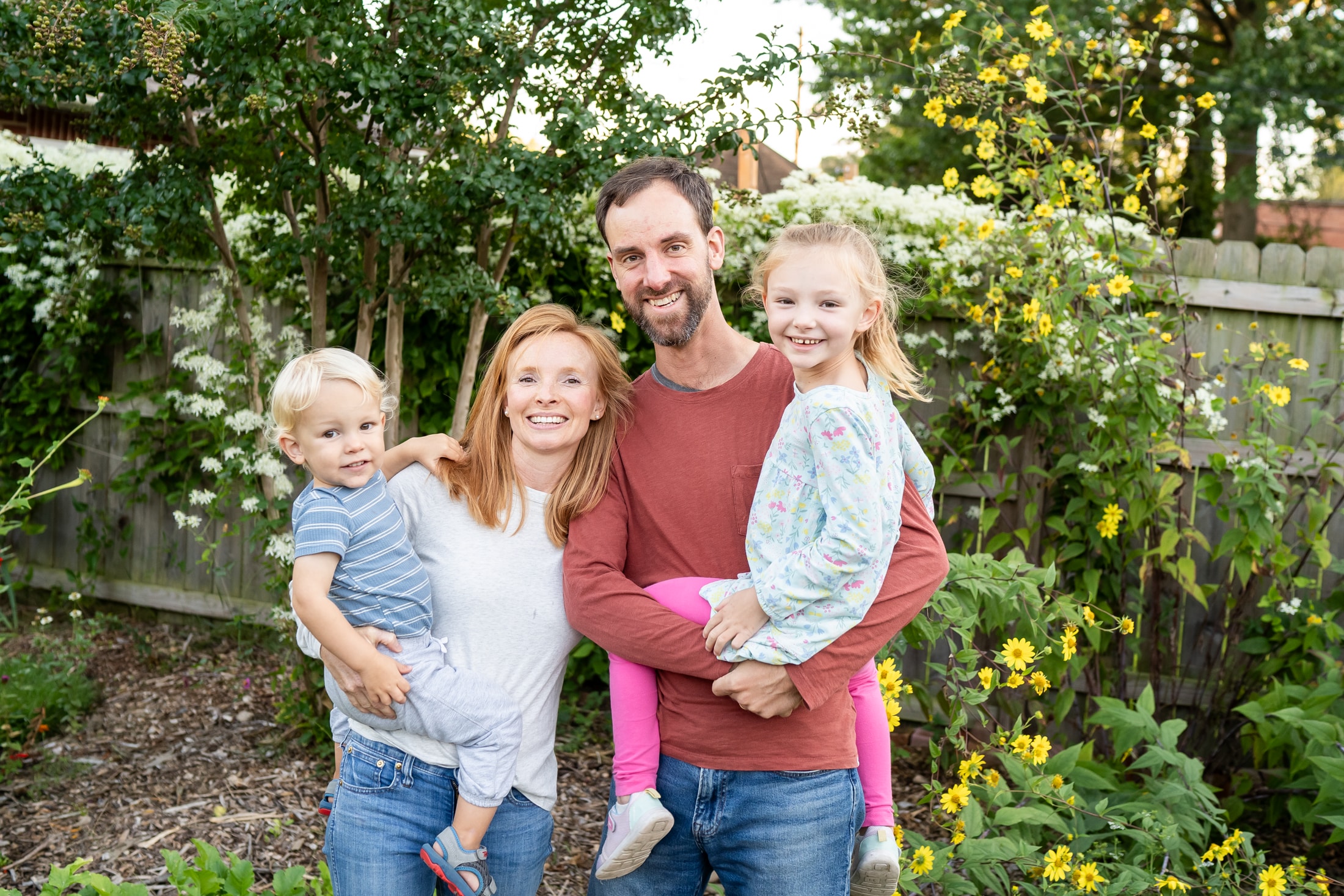 Shoulder ride smiles: Capturing Jancey's family's unique personalities in these high-energy action shots.