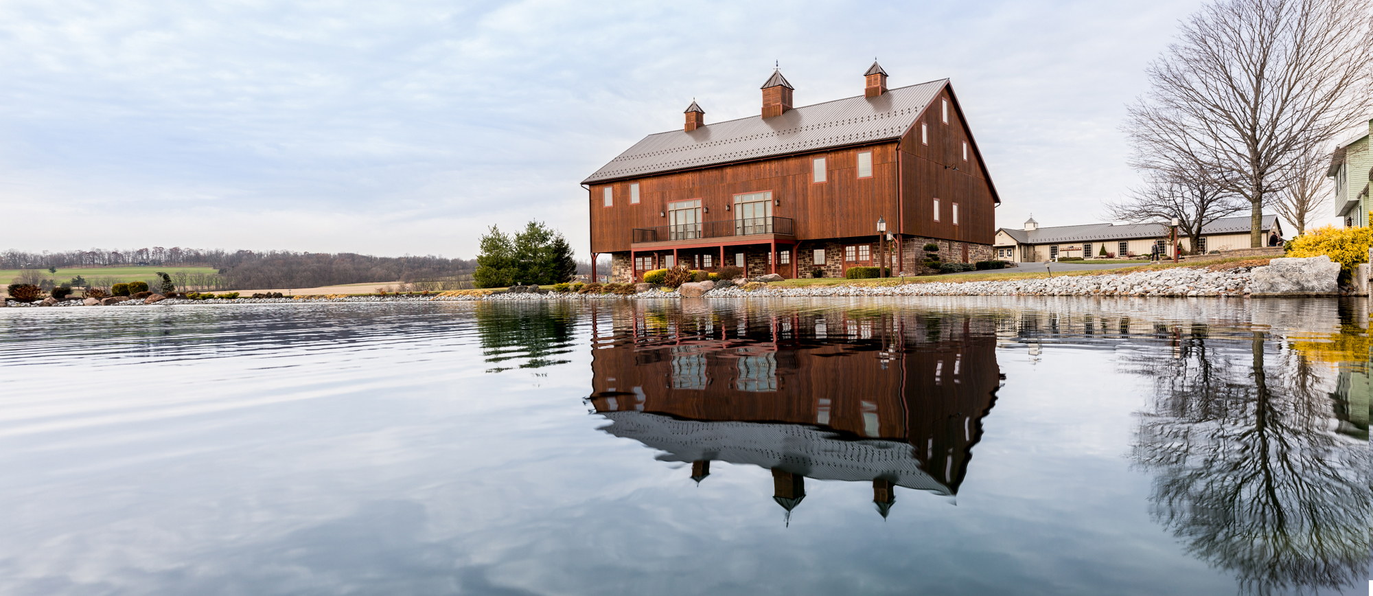 Harvest View Barn Hershey Farms Elizabethtown Pa Wedding photography